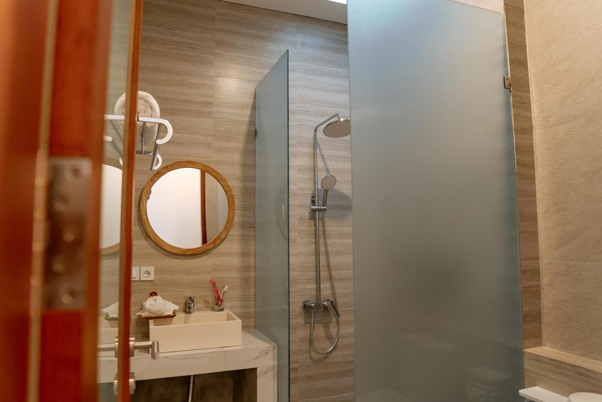 Bali Made Escape Hotel Gianyar  Ngoại thất bức ảnh